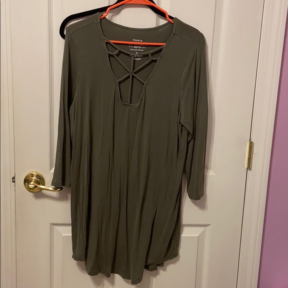 Green Low-Cut Shirt